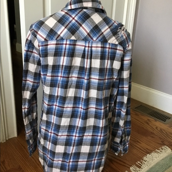 2/$10 Forever 21 distressed flannel shirt. - Picture 4 of 4